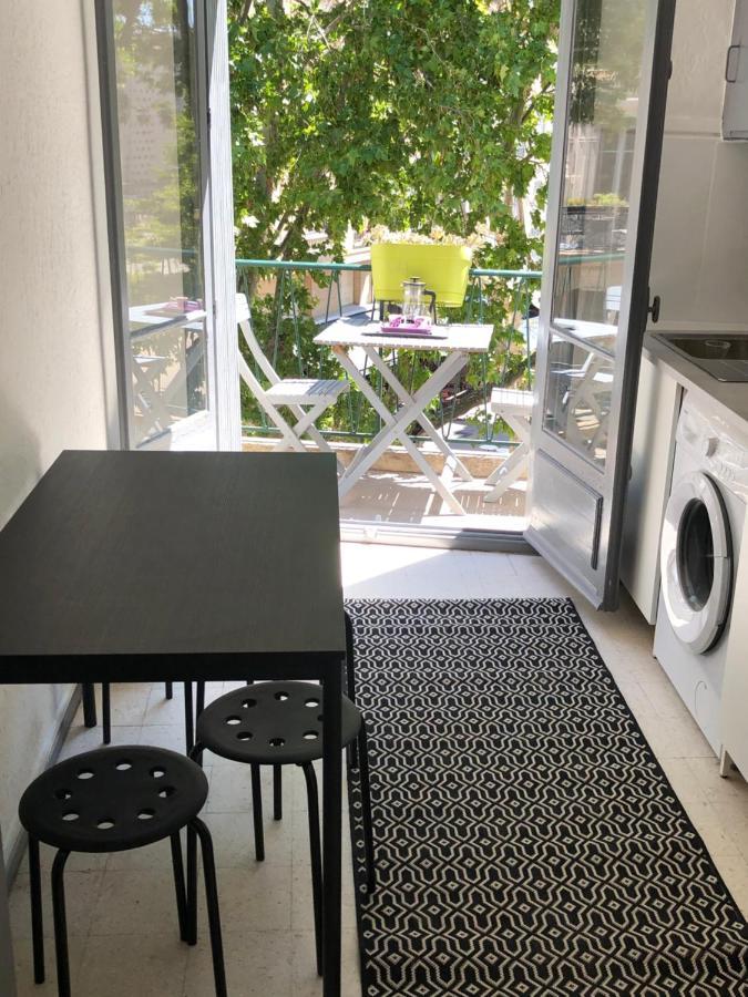 Appartement De Charme Avignon Centre Historique Terrasse Et Balcon Place Pie Экстерьер фото