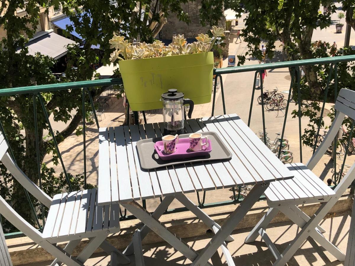 Appartement De Charme Avignon Centre Historique Terrasse Et Balcon Place Pie Экстерьер фото