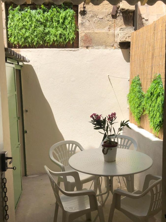 Appartement De Charme Avignon Centre Historique Terrasse Et Balcon Place Pie Экстерьер фото